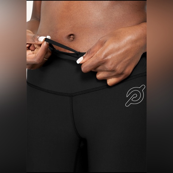 Woman’s Peloton Small Capri Leggings - Picture 10 of 12